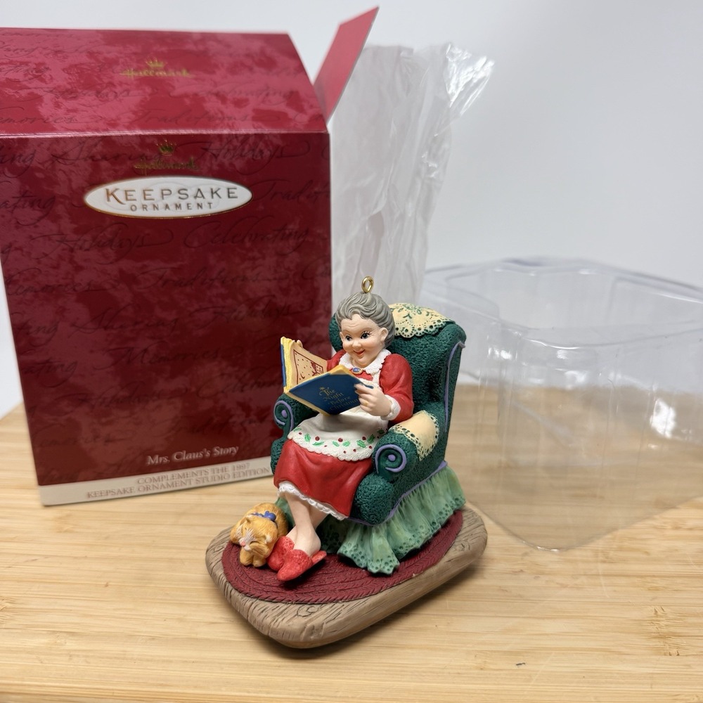 Hallmark Keepsake Ornament Mrs. Claus's Story 1997 Studio Edition